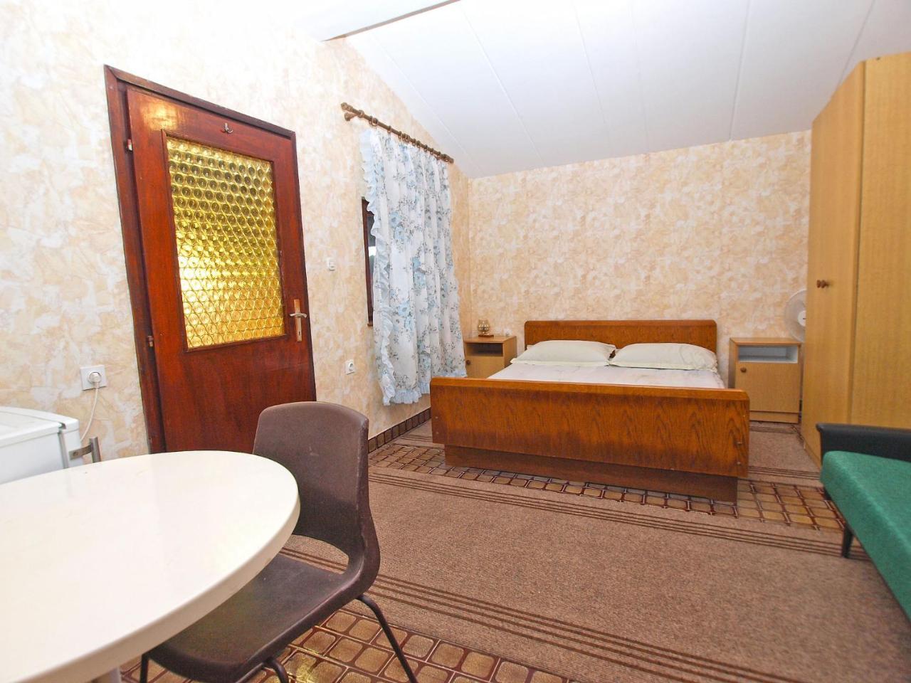 Rooms Antun 1238 Medulin Exteriör bild